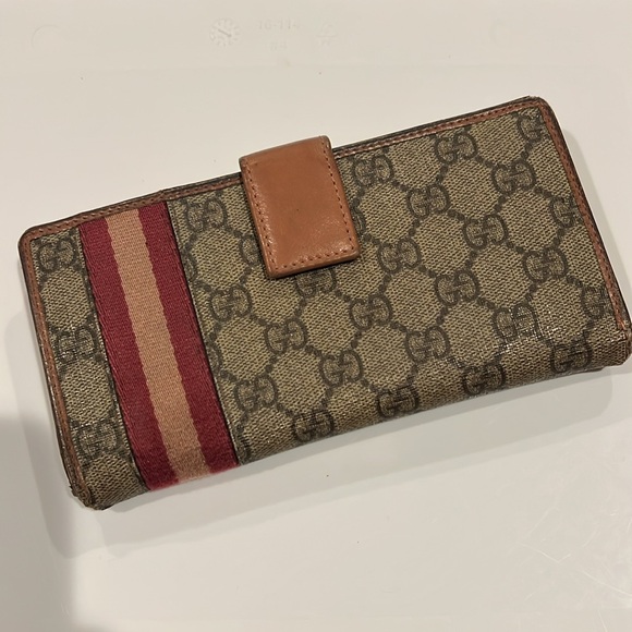 Gucci GG Double Sided Long Wallet with Burgundy & Beige Stripes - Pre-Loved - Picture 2 of 12